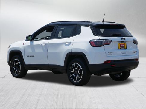 Used 2025 Jeep Compass Trailhawk AWD/4WD image 5