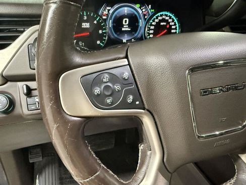 Used 2020 GMC Yukon XL Denali AWD/4WD image 23