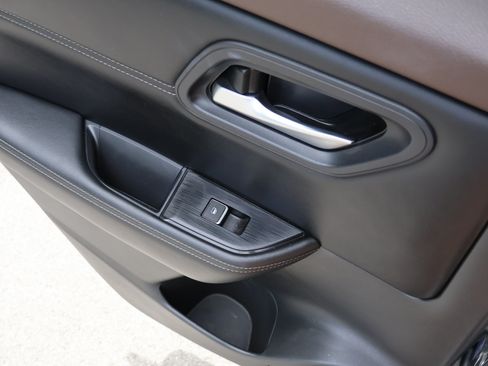 Used 2023 Nissan Rogue SL w/ SL Premium Package FWD image 12