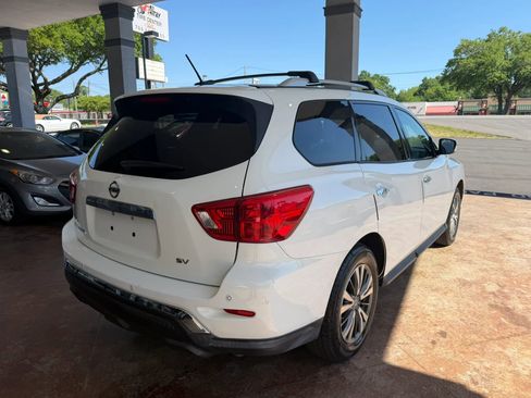 Used 2017 Nissan Pathfinder SV FWD image 6