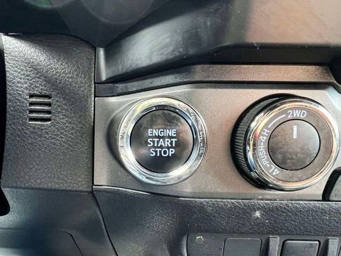 Certified 2023 Toyota Tacoma TRD Off-Road image 33