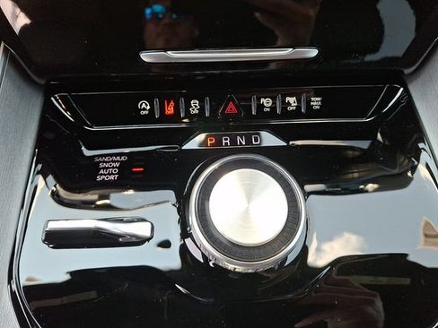 New 2026 Jeep Grand Wagoneer L 4WD w/ Premium Group I image 7