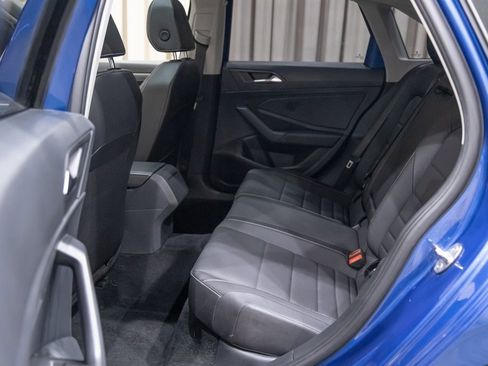 Used 2024 Volkswagen Jetta SE w/ Panoramic Sunroof Package image 12