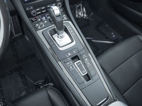 Used 2025 Porsche 718 Boxster image 19