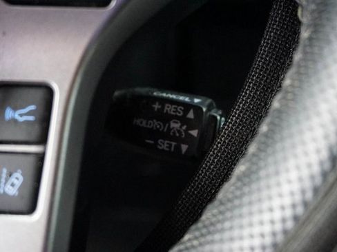 Used 2021 Toyota Tacoma Limited image 21