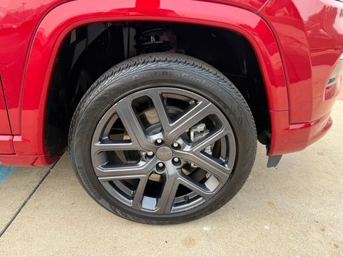 Used 2024 Jeep Compass Limited w/ High Altitude Package AWD/4WD image 5