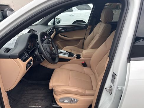 Used 2025 Porsche Macan image 17