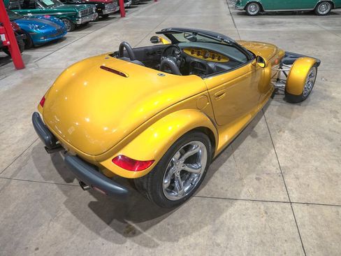 Used 2002 Chrysler Prowler RWD image 17