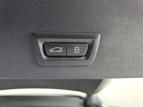 Used 2025 BMW X3 xDrive30i w/ Convenience Package image 16