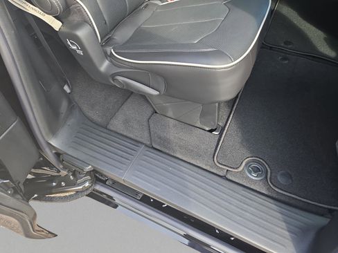 New 2026 Chrysler Pacifica Limited image 18