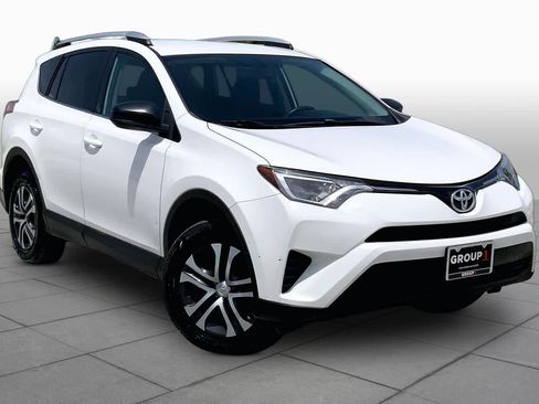 Used 2016 Toyota RAV4 LE FWD image 3