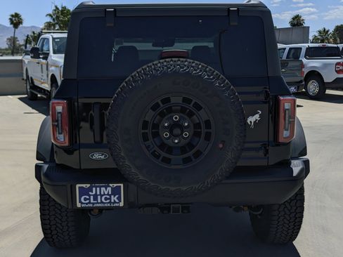 New 2026 Ford Bronco Badlands w/ Sasquatch Package AWD/4WD image 3
