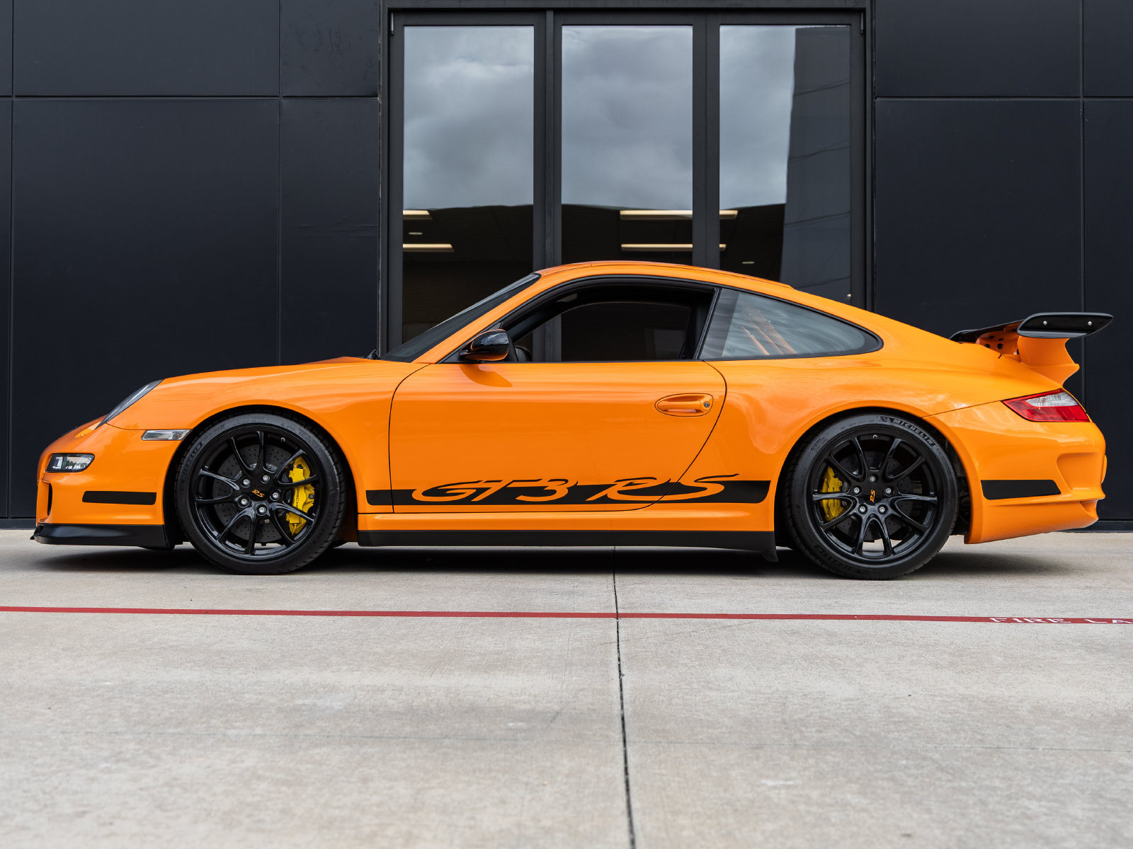 Used 2007 Porsche 911 GT3 RS RWD image 2