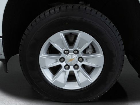 Used 2025 Chevrolet Silverado 1500 LT AWD/4WD image 9