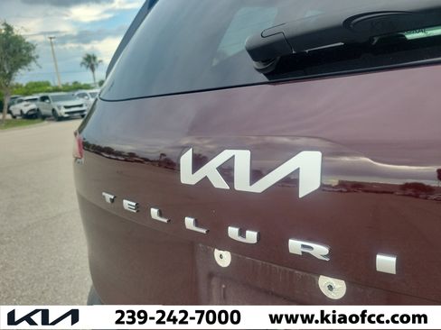Certified 2022 Kia Telluride EX w/ EX Premium Package FWD image 10
