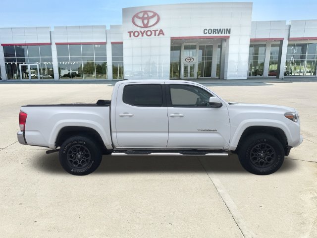 Used 2017 Toyota Tacoma SR5 w/ Tow Package AWD/4WD image 6
