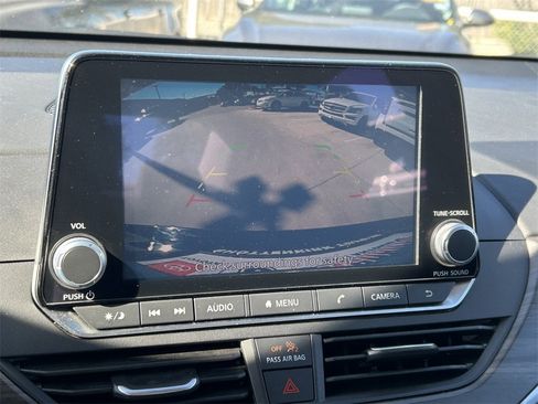 Used 2025 Nissan Altima 2.5 SV image 28