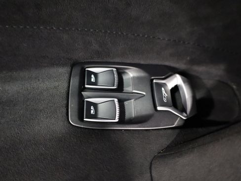 Used 2025 McLaren 750S image 9