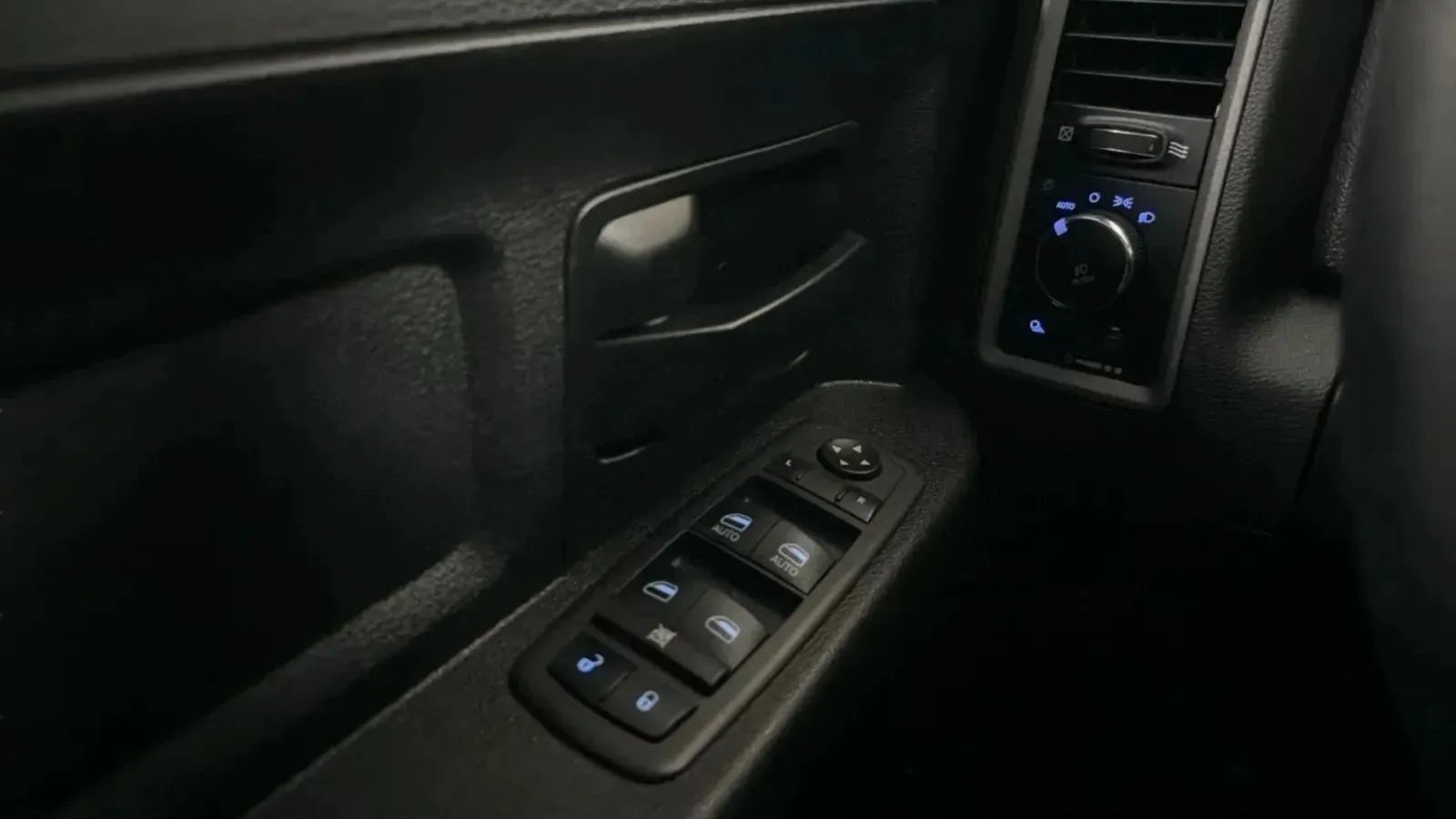 Used 2022 RAM 1500 Tradesman w/ Tradesman SXT Package AWD/4WD image 15