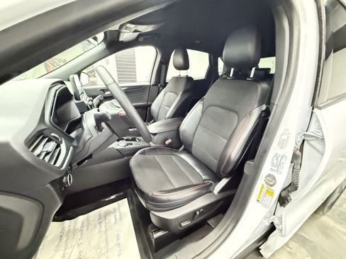 Used 2023 Ford Escape ST-Line image 12