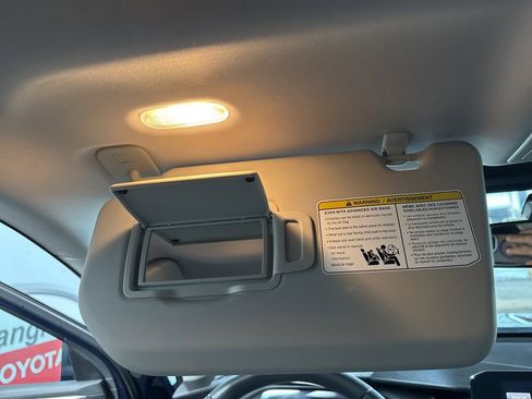 Used 2023 Mitsubishi Outlander ES image 45