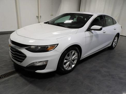 Used 2020 Chevrolet Malibu LT FWD image 3