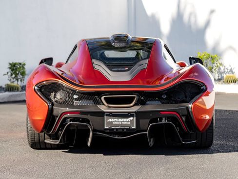 Used 2015 McLaren P1 RWD image 8