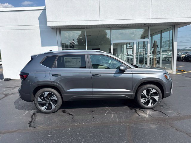 New 2026 Volkswagen Taos SE AWD/4WD image 8