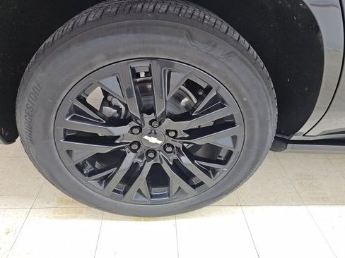 Used 2023 Chevrolet Tahoe High Country image 9