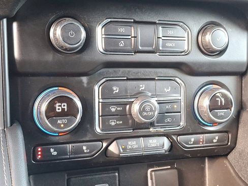 Used 2021 Chevrolet Tahoe LT image 15