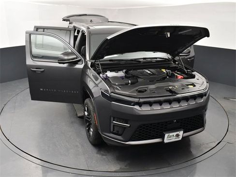 New 2026 Jeep Grand Wagoneer Summit image 25