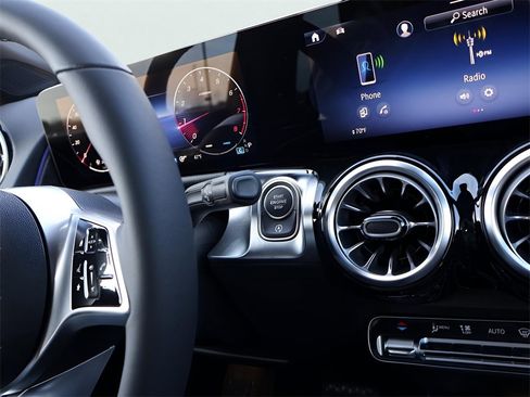 New 2026 Mercedes-Benz GLB 250 4MATIC image 29