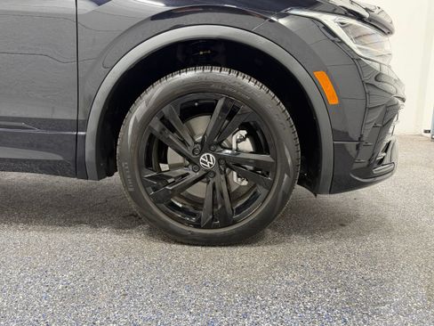 Used 2024 Volkswagen Tiguan SE R-Line FWD image 14