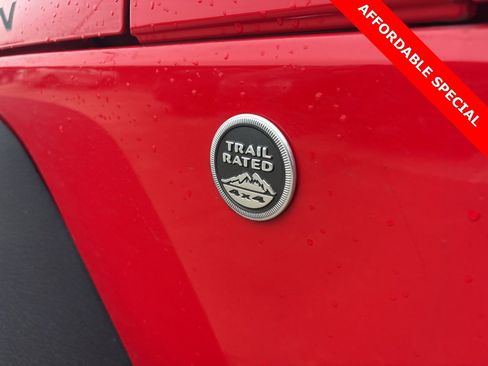 Used 2016 Jeep Wrangler Unlimited Rubicon w/ Connectivity Group image 14