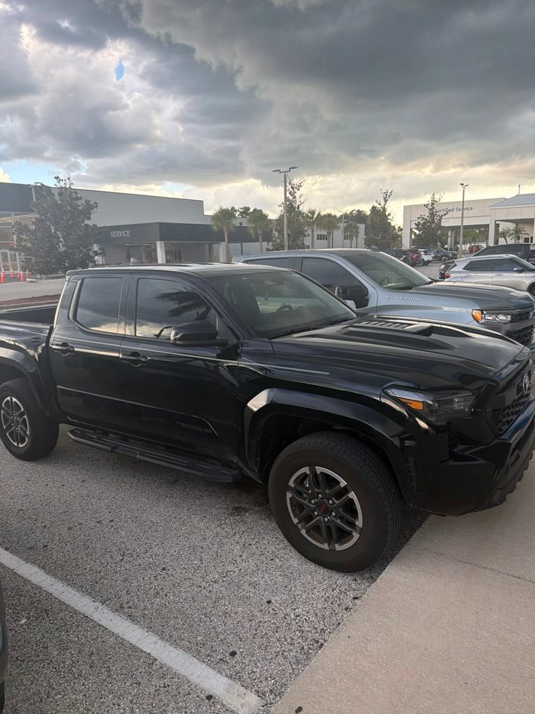 Used 2025 Toyota Tacoma TRD Sport RWD image 4