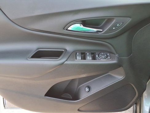 Used 2024 Chevrolet Equinox LT FWD image 21