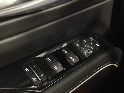 Used 2023 Cadillac Escalade ESV Luxury RWD image 37