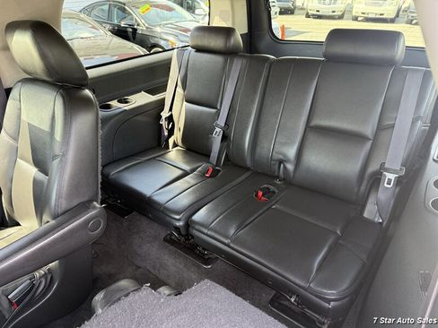 Used 2014 GMC Yukon XL Denali AWD/4WD image 25