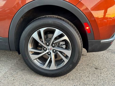 Used 2022 Buick Envision Essence w/ Technology Package I image 38