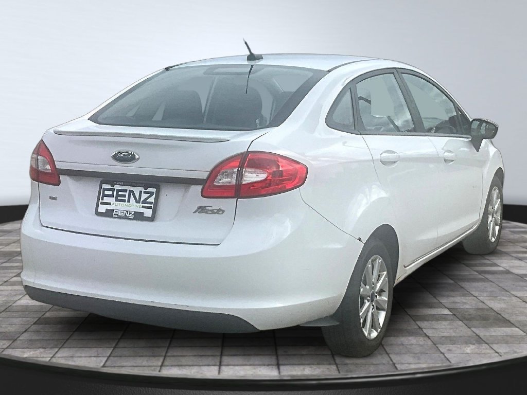 Used 2012 Ford Fiesta SE FWD image 7