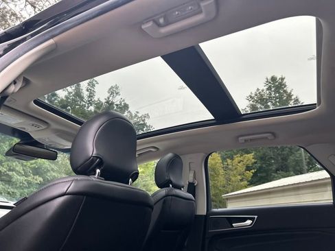 Used 2019 Ford Edge Titanium w/ Cold Weather Package image 19