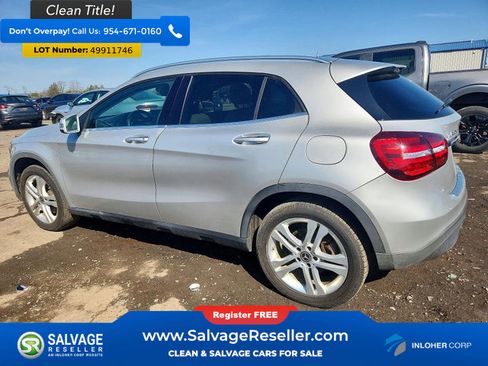 Used 2018 Mercedes-Benz GLA 250 4MATIC image 3