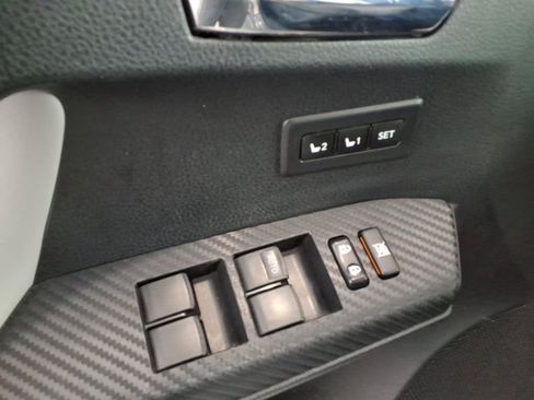Used 2015 Toyota RAV4 Limited AWD/4WD image 18