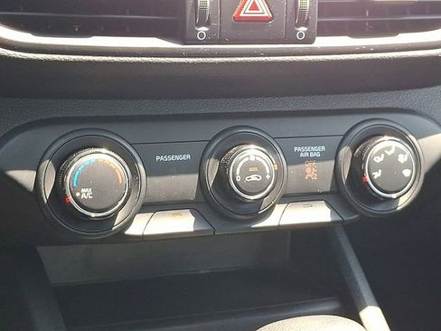 Used 2022 Kia Forte LXS w/ LXS Technology Package FWD image 15