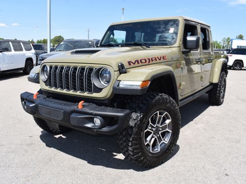Used 2025 Jeep Gladiator Mojave image 5