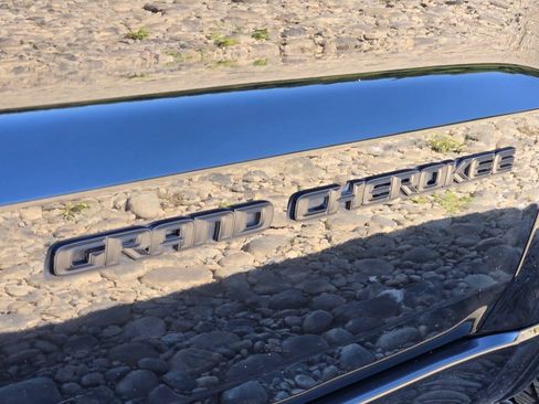 Used 2018 Jeep Grand Cherokee Altitude AWD/4WD image 1