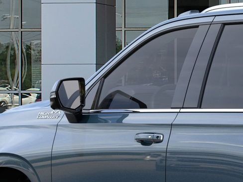 New 2026 Chevrolet Tahoe High Country w/ Sun And Tow Package AWD/4WD image 12