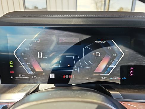 Certified 2025 BMW 740i image 20