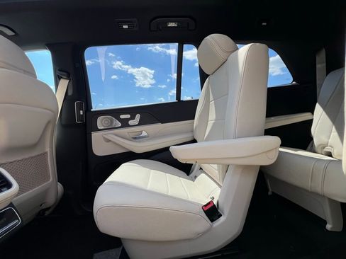 Certified 2023 Mercedes-Benz GLS 450 4MATIC image 27