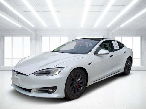 Used 2019 Tesla Model S 100D image 7